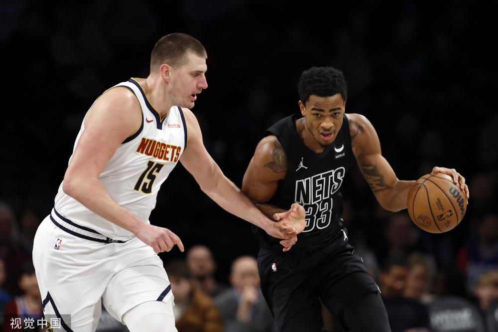 更多球迷似 更多球迷似